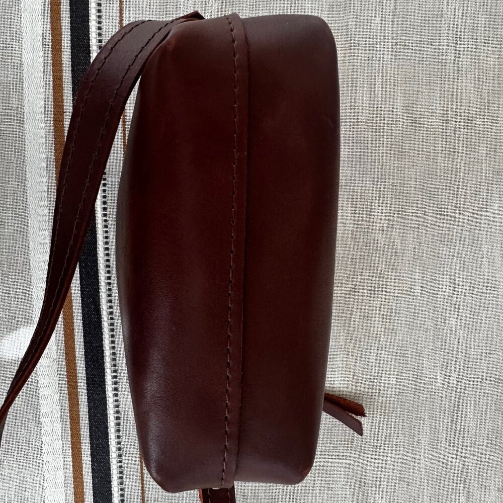 Portland Leather Camera style bag in cognac - Picture 6 of 7